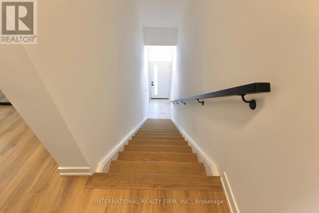 Photo - 20 Lagerfeld Dr