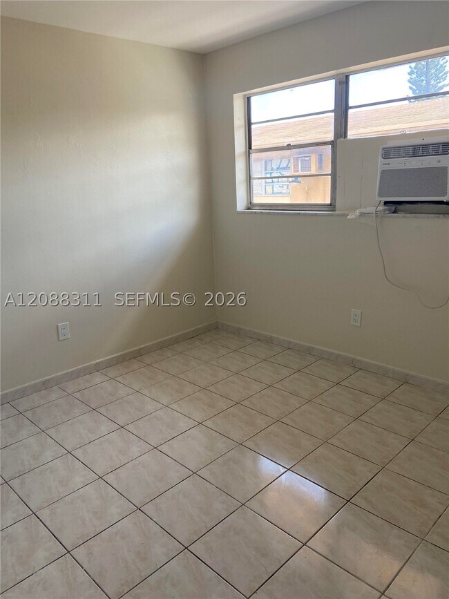 Photo - 1836 NW 22nd Pl Unit 6