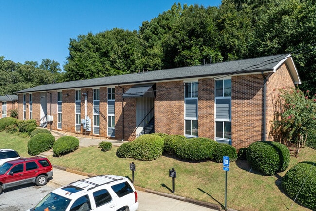 Apartments - Country Oaks