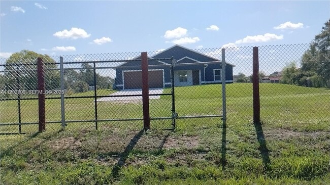 Photo - 225 S Fronda St