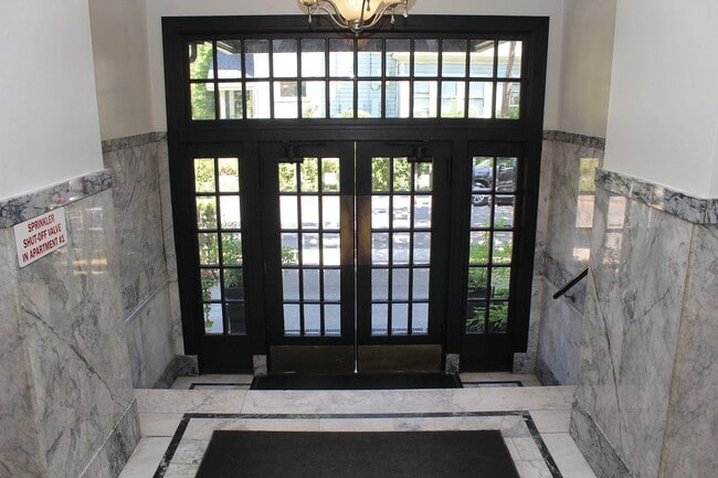 Photo - 1928 SW Laurel St Unit 7