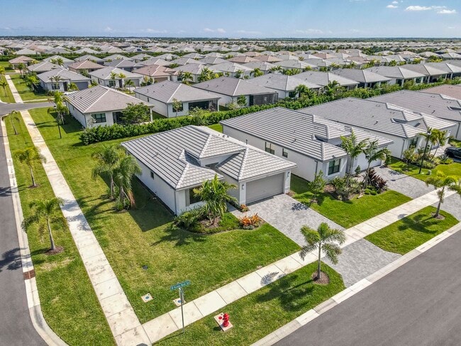 Building Photo - 12555 SW Manatee Marsh Ter