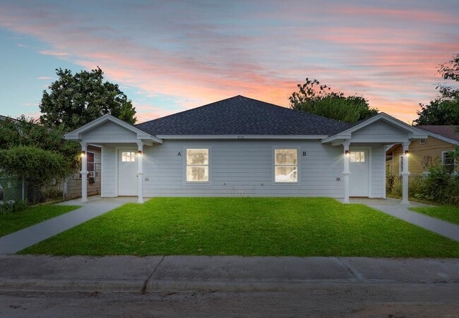 Building Photo - 835 E Taylor St Unit A