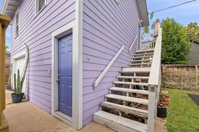 Photo - 319 Moody St