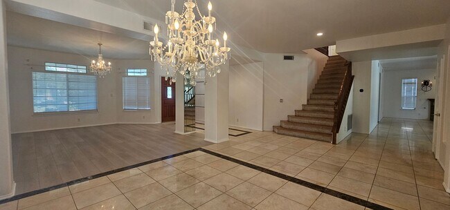 7229 Ojai Dr