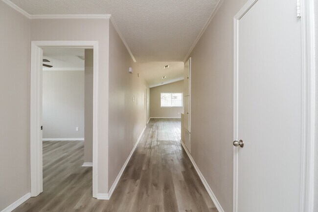 Photo - 232 Lemon Dr