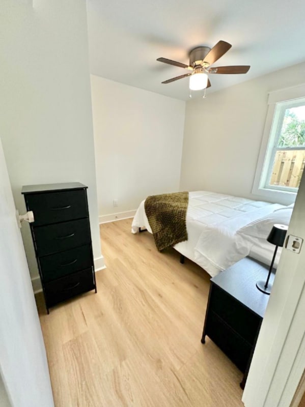 Photo - 1313 Live Oak St