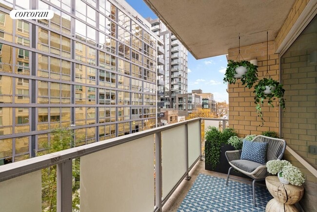 Photo - 41-29 24th St