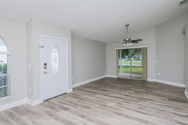 Photo - 10917 Freemont Dr