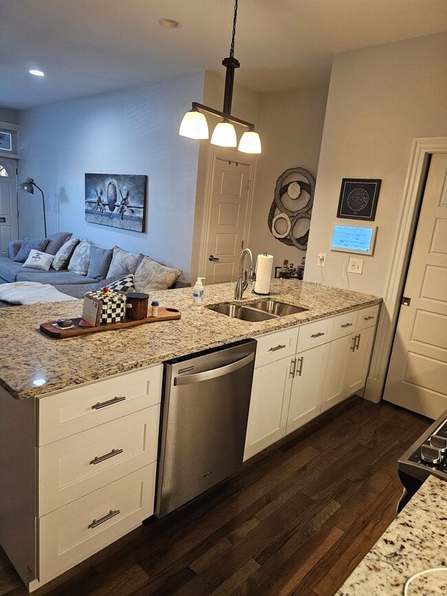 Photo - 1830-1832 Russell Blvd. Unit 1832 (1F)