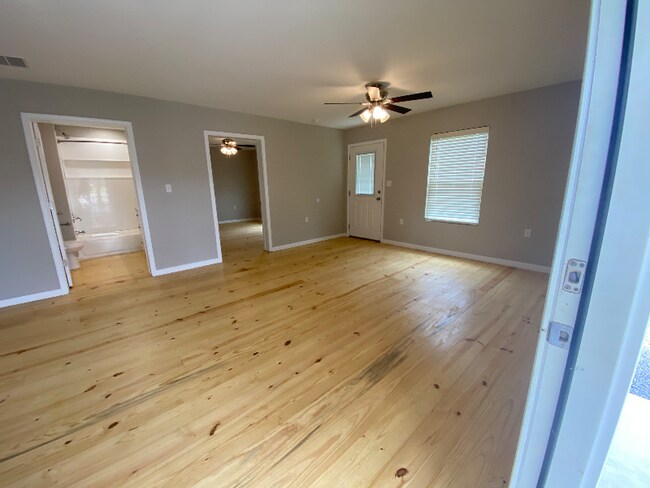 80 Redwood Ln