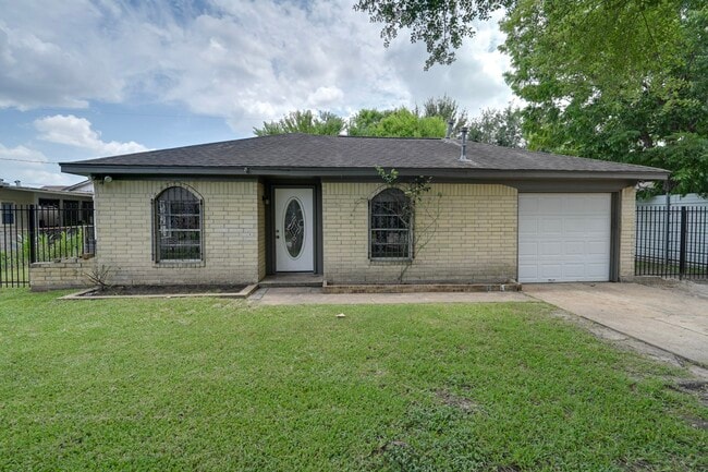 1106 Mooney Rd
