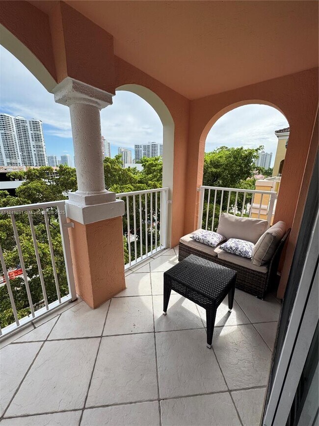 Photo - 19501 E Country Club Dr Unit 9602