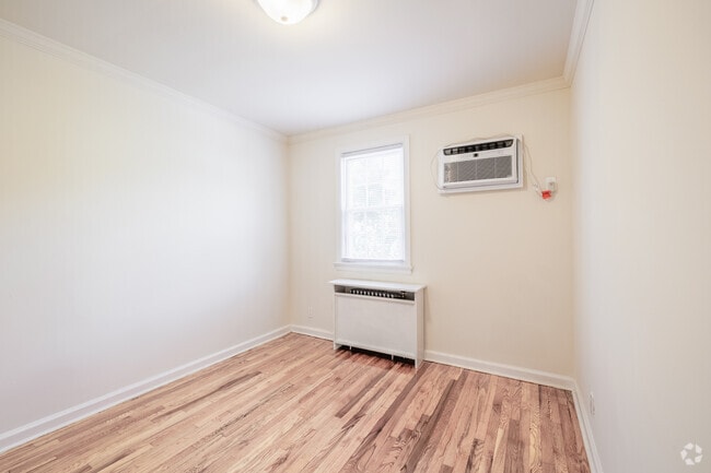 2BR, 1BA Duplex - Bedroom 2