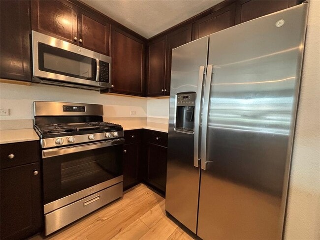 Building Photo - 13725 Knights Br Dr