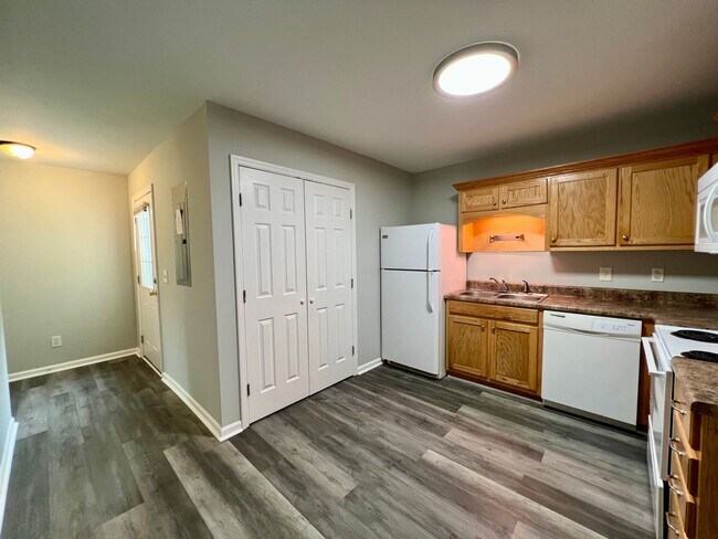 Photo - 3 Bedroom Duplex with Yard