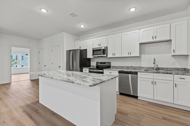 Photo - 386 St John St Unit 10