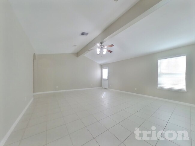 Photo - 424 Palomino Stand Dr