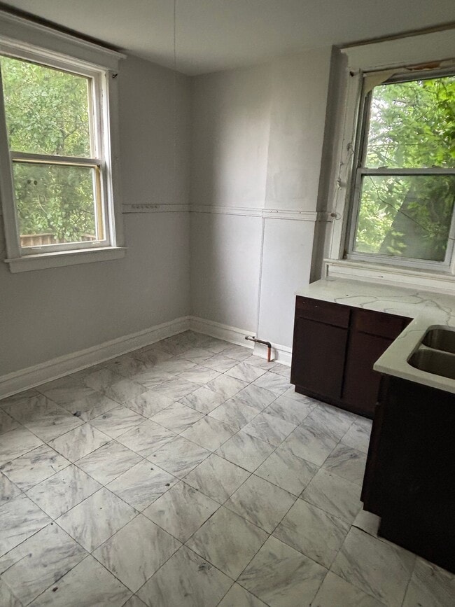 Photo - 708 W 61st Pl Unit 2