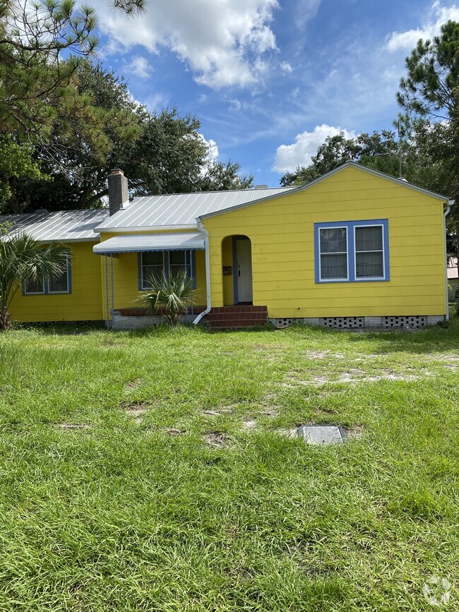 Building Photo - 1001 W Coral St Rental