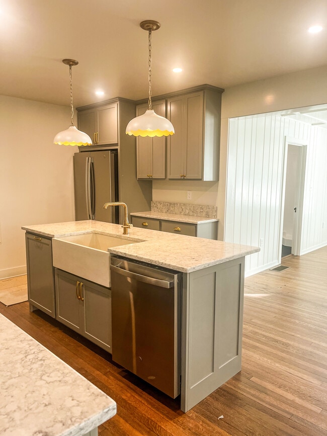 Cocina - 122 S Main St