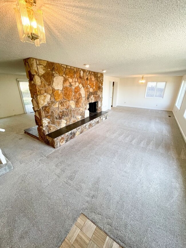 Photo - 3 Bedroom, 2 bath Spacious home in Moyina ...