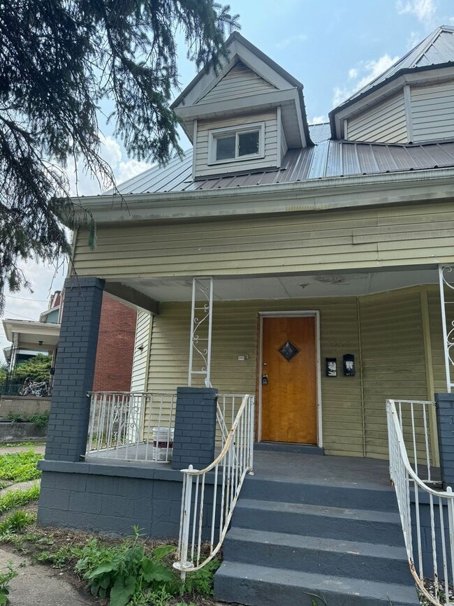 2050 Monongahela Ave Unidad 2