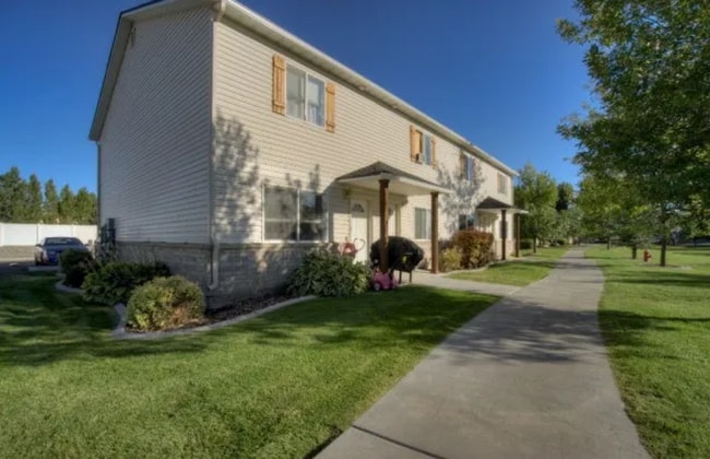 Cute 2 bed 1.5 bath townhome in the Meadows - Cute 2 bed 1.5 bath townhome in the Meadows