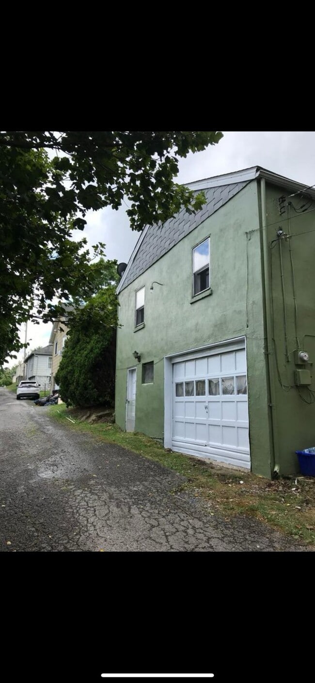Photo - 706 1/2 Mason St