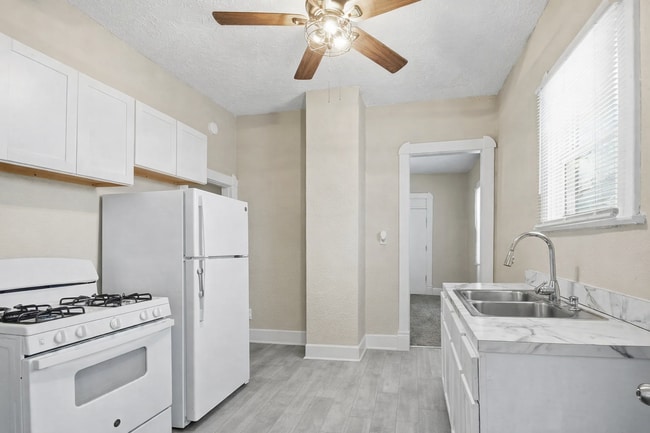 Photo - 1343 Edgemont Ave