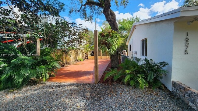 Photo - 16575 Old Cutler Rd Unit 16575