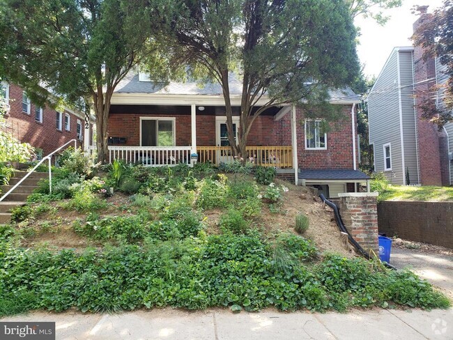 Building Photo - 8002 Garland Ave Rental