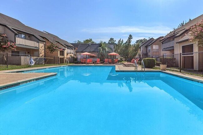 Photo - 2139 Lake Hills Dr Unidad d2