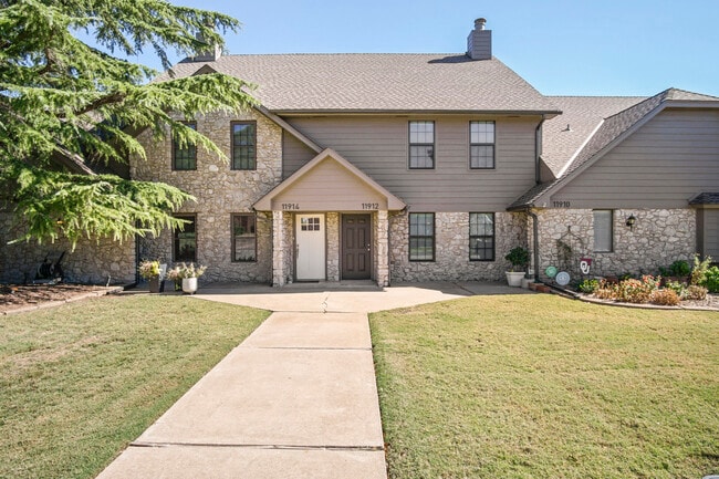 Photo - 11912 Shady Trail Ln