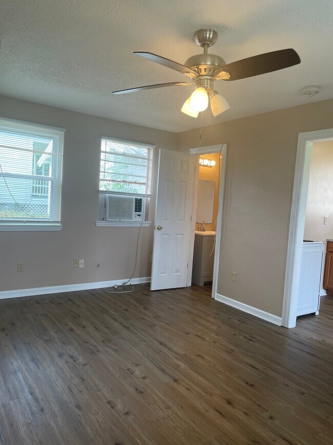 Photo - 7927 Danube Rd Unidad 7927