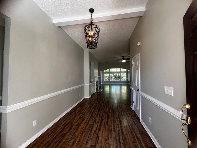 Photo - 404 Blackberry Ln