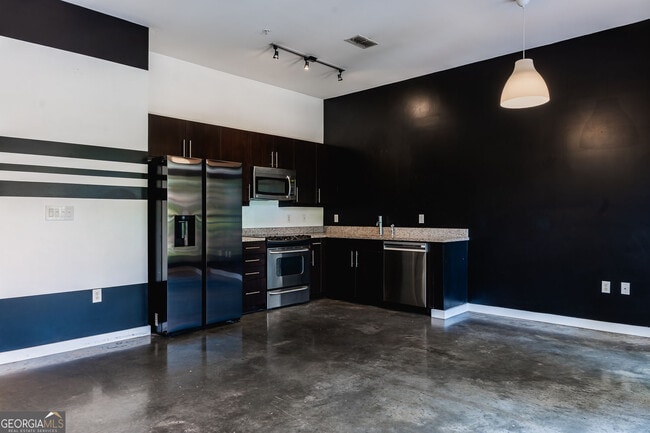 Photo - 333 Nelson St SW Unit 201