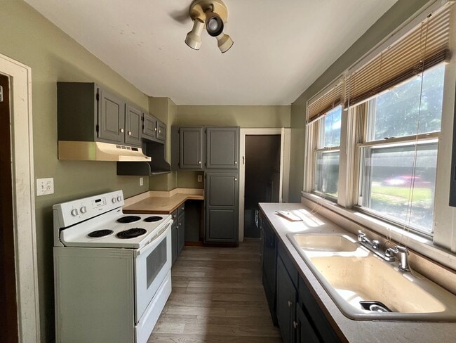 Photo - 4132 Talbert St