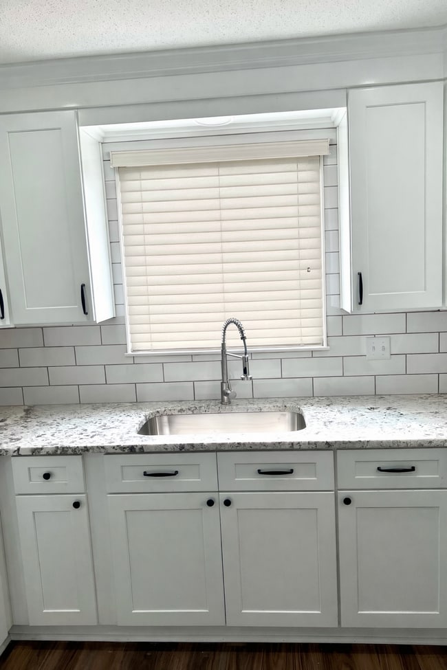 Photo - 1206 King Henry Dr