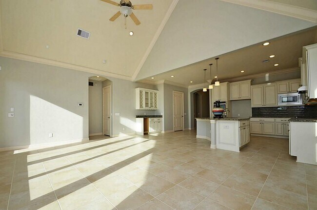 Photo - 4802 Fairford Dr
