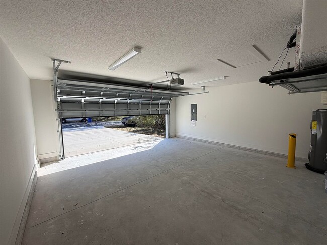 Building Photo - 117 Bates Lane Trail