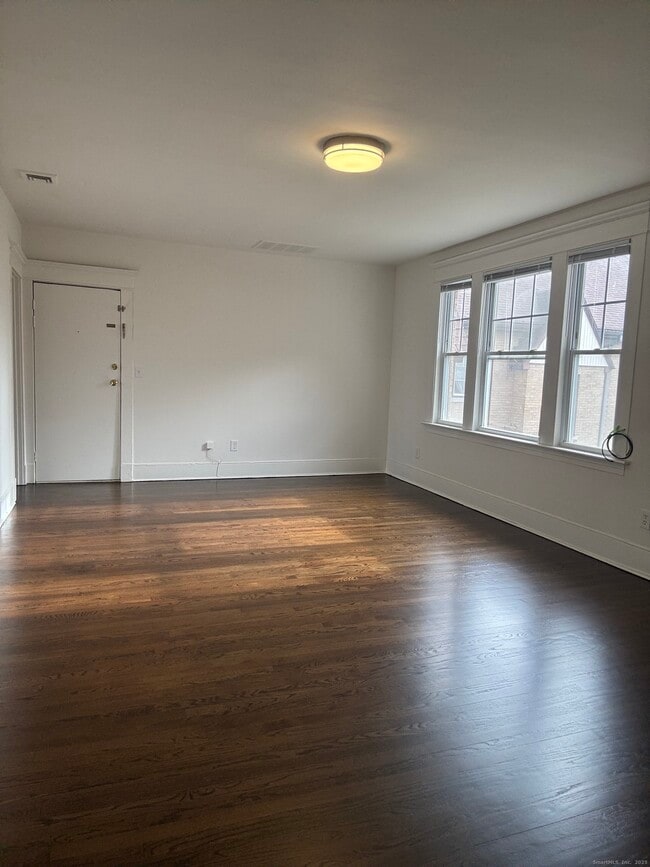 Photo - 155 Elm St Unit 6