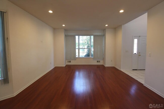 Photo - 27 Pin Oak Dr