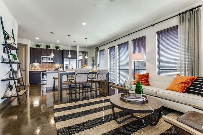 Photo - Get the Space You Want & 6 Weeks FREE! Unit AAHH1