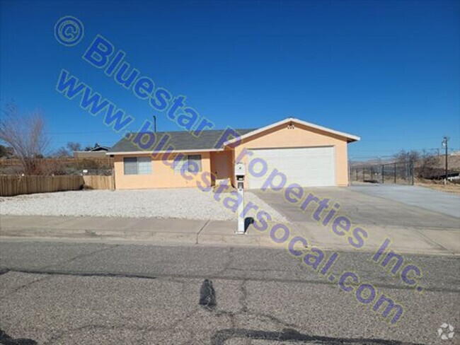 Building Photo - SINGLE STORY HOME IN VICTORVILLE! 3bd/1.75...