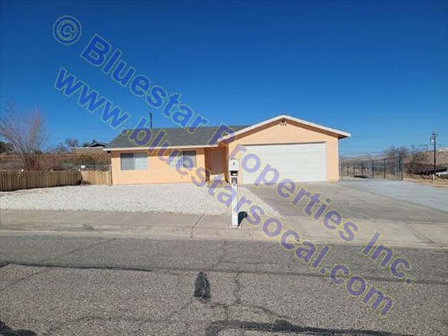 SINGLE STORY HOME IN VICTORVILLE! 3bd/1.75... - SINGLE STORY HOME IN VICTORVILLE! 3bd/1.75...