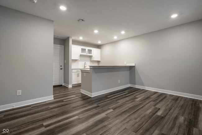 Photo - 305 Fairfax Way