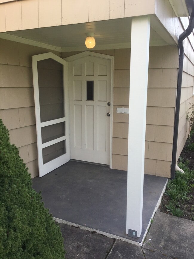 Photo - 1010 E 2nd St