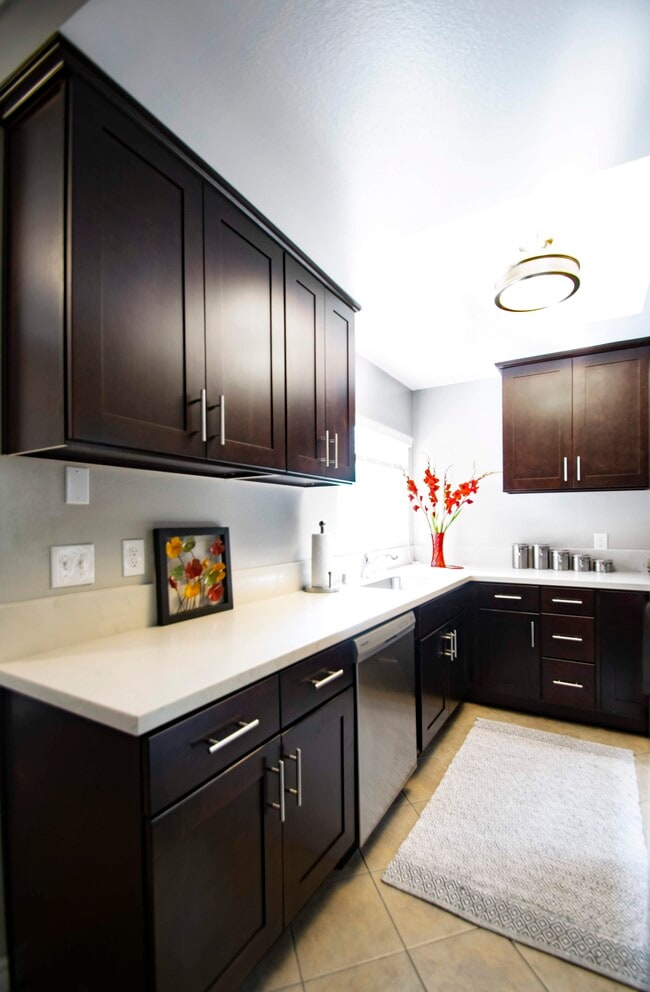 Golden Oaks Apartments