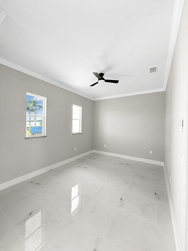 Photo - 303 NW 26th Ave